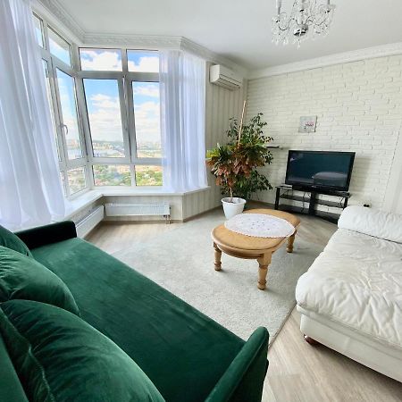 Apartments With Dnipro View เคียฟ ภายนอก รูปภาพ