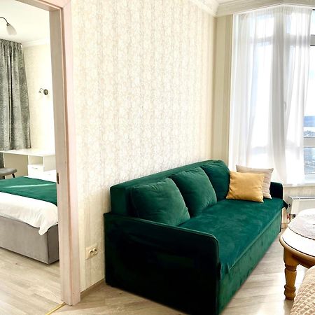 Apartments With Dnipro View เคียฟ ภายนอก รูปภาพ