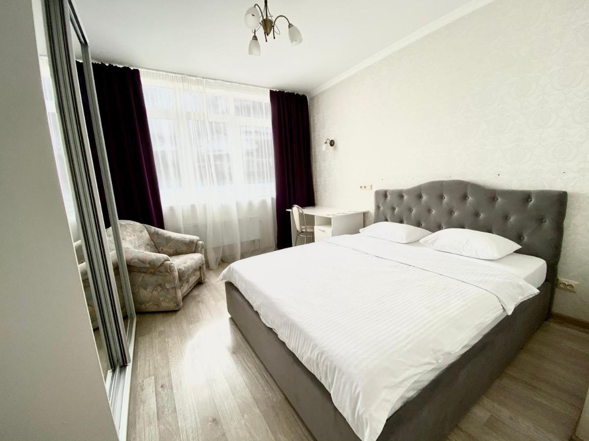 Apartments With Dnipro View เคียฟ ภายนอก รูปภาพ