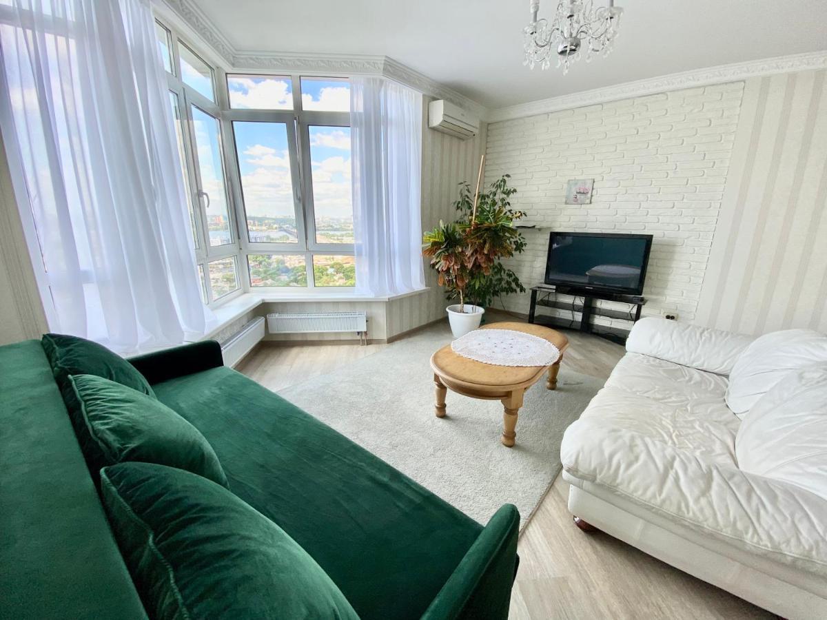 Apartments With Dnipro View เคียฟ ภายนอก รูปภาพ